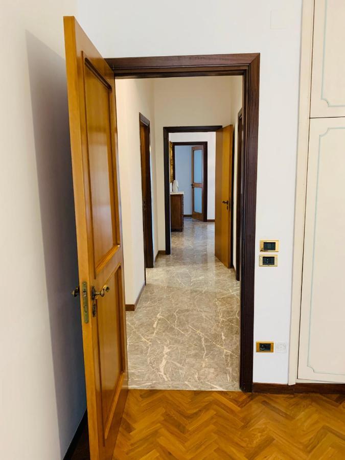Spazioso appartamento in centro Città San Benedetto del Tronto Esterno foto