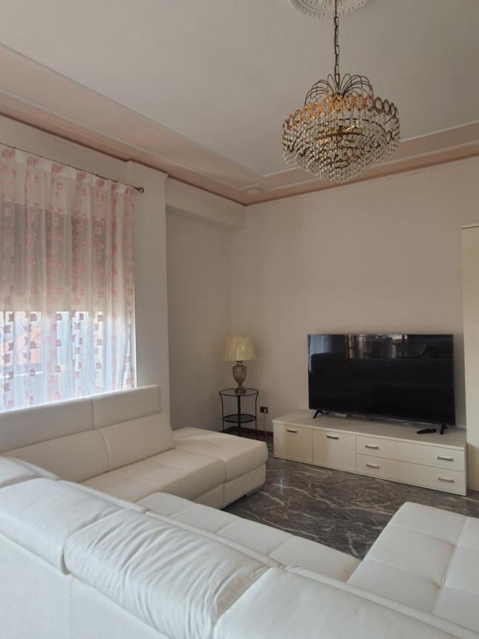 Spazioso appartamento in centro Città San Benedetto del Tronto Esterno foto