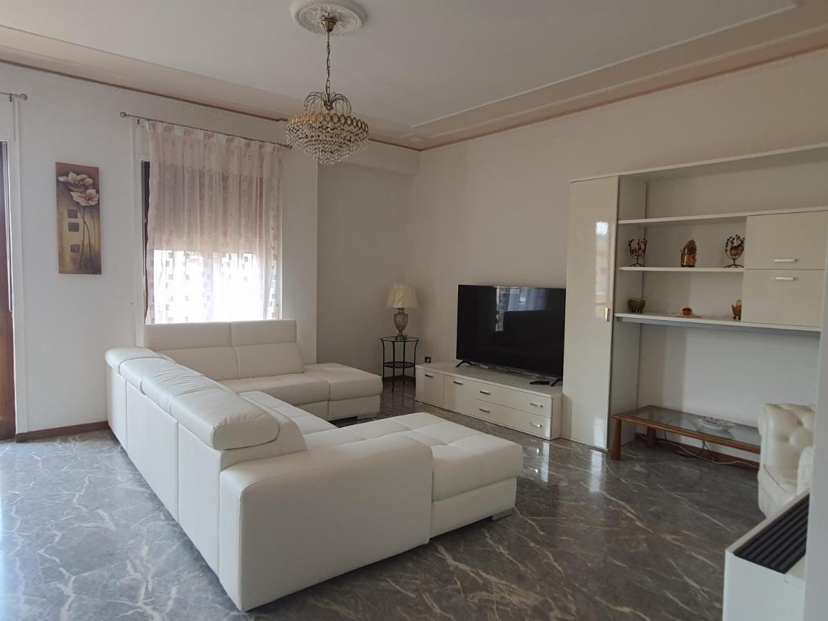 Spazioso appartamento in centro Città San Benedetto del Tronto Esterno foto
